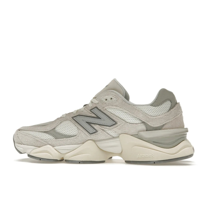 New Balance 9060 Moonbeam Sea Salt