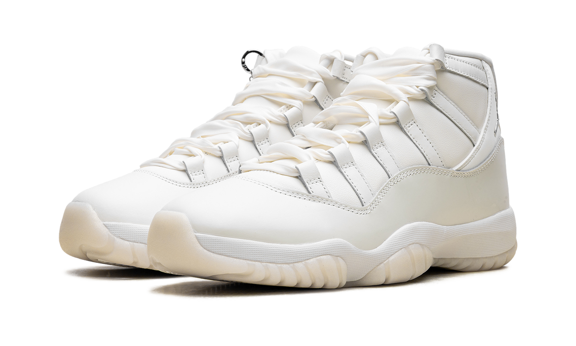 Jordan 11 Retro Pearl (Women's)