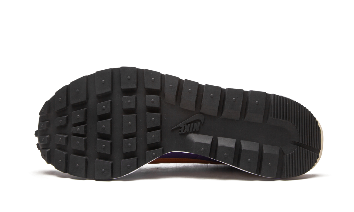 Nike Vaporwaffle sacai Dark Iris