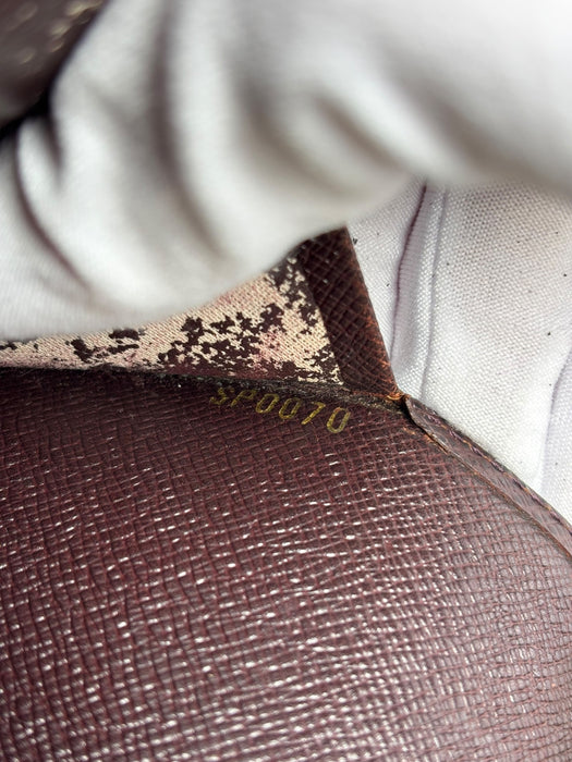 Louis Vuitton Taiga Leather Ring Agenda Cover MM (burgundy)