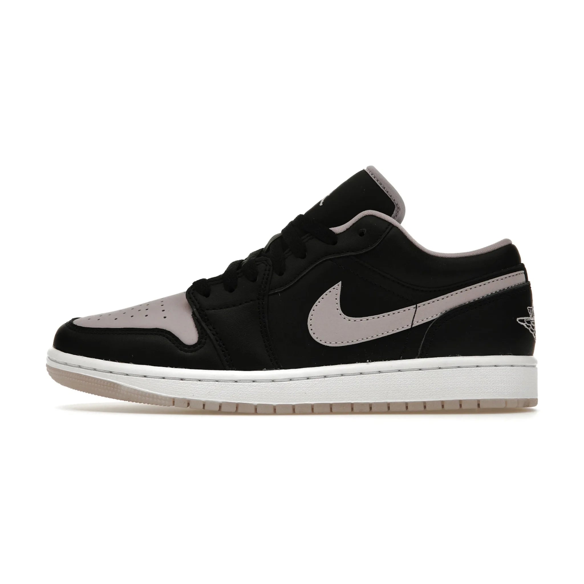 Jordan 1 Low SE Black Iced Lilac