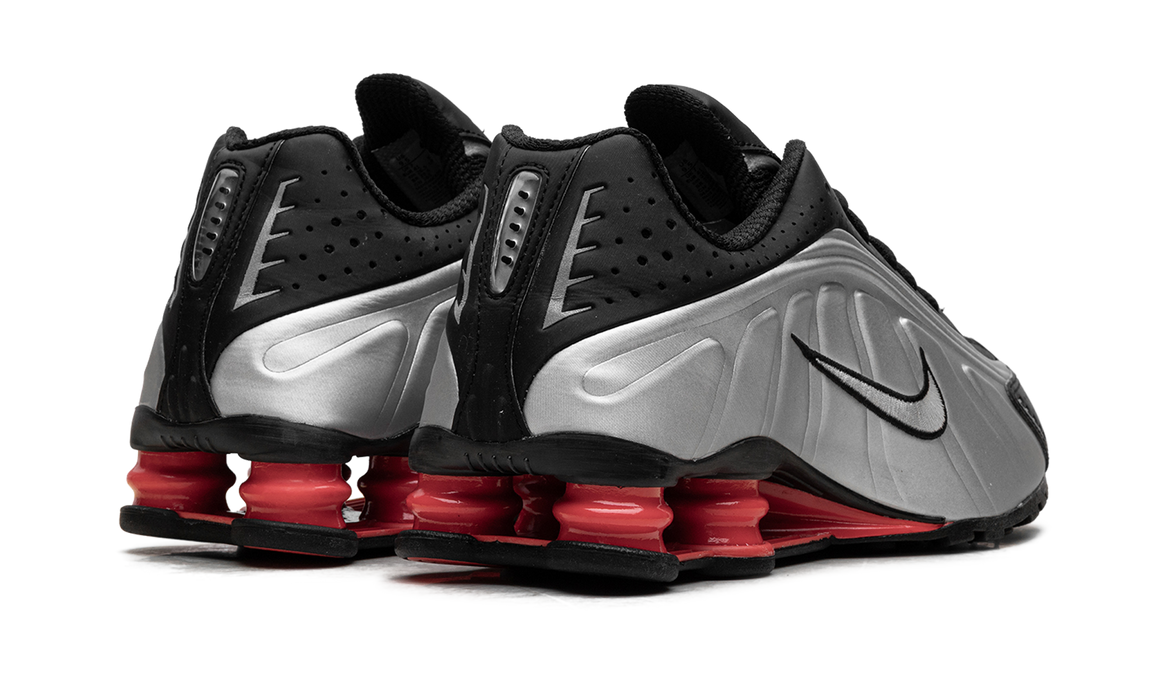 Nike Shox R4 Black Metallic Silver (2025) (Women's)