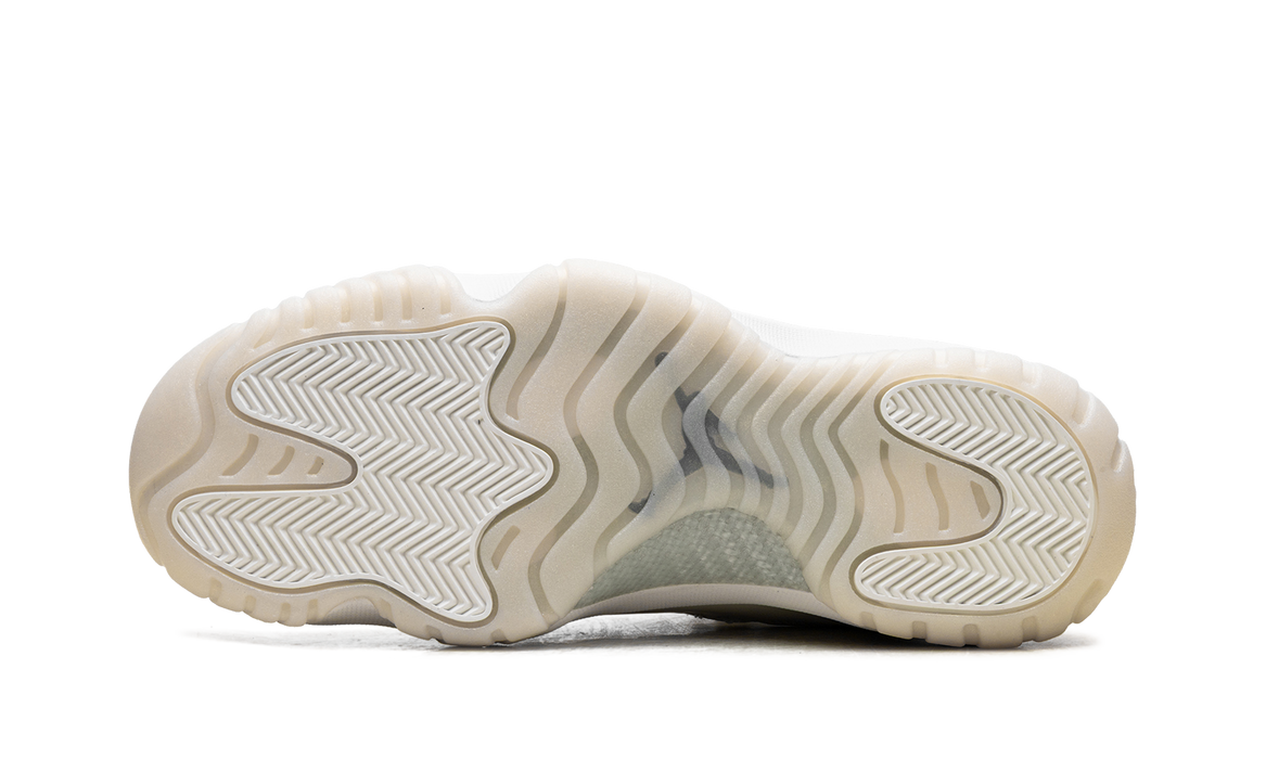 Jordan 11 Retro Pearl (Women's)
